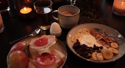 Vi serverar frukost Frukost